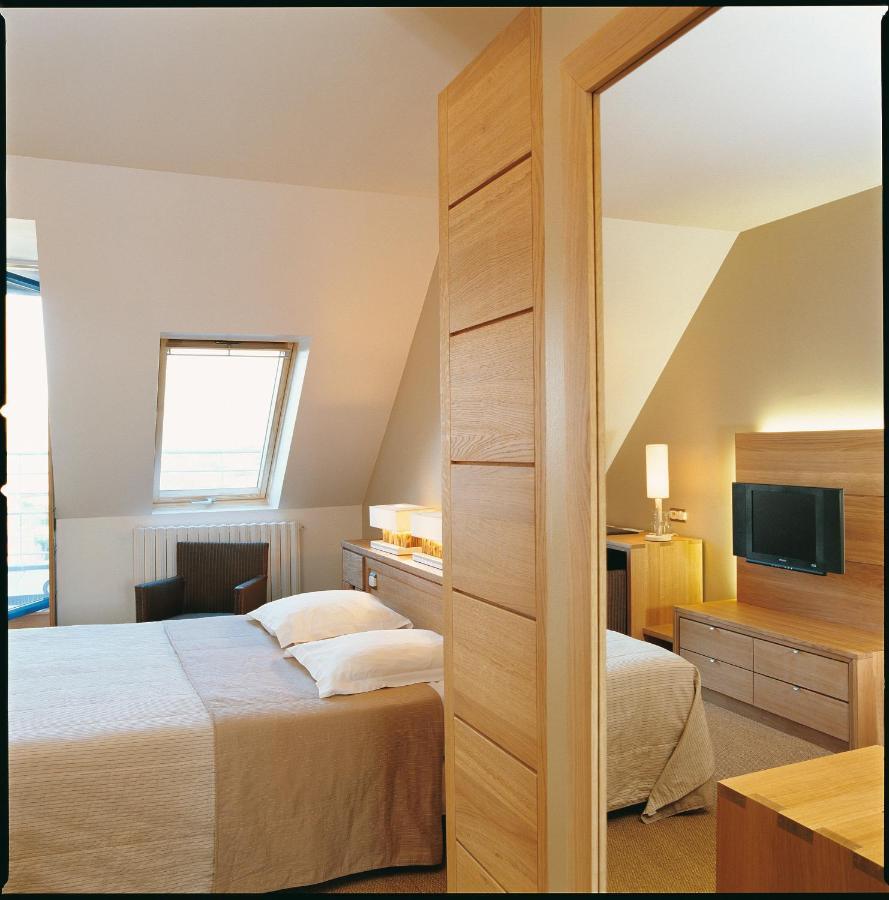 Hotel De La Pointe Saint-mathieu - Spa&restaurant